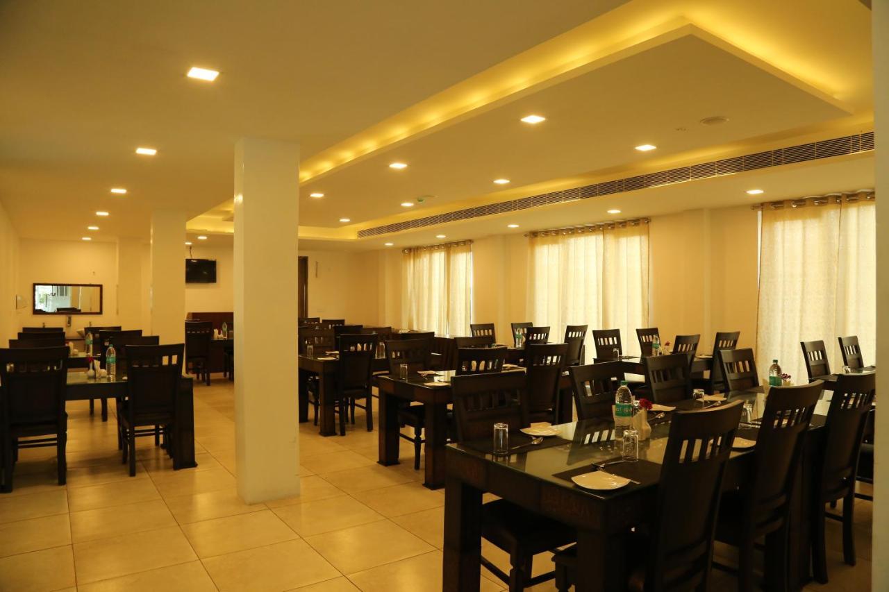 Hotel Queens Inn Velanganni Bagian luar foto