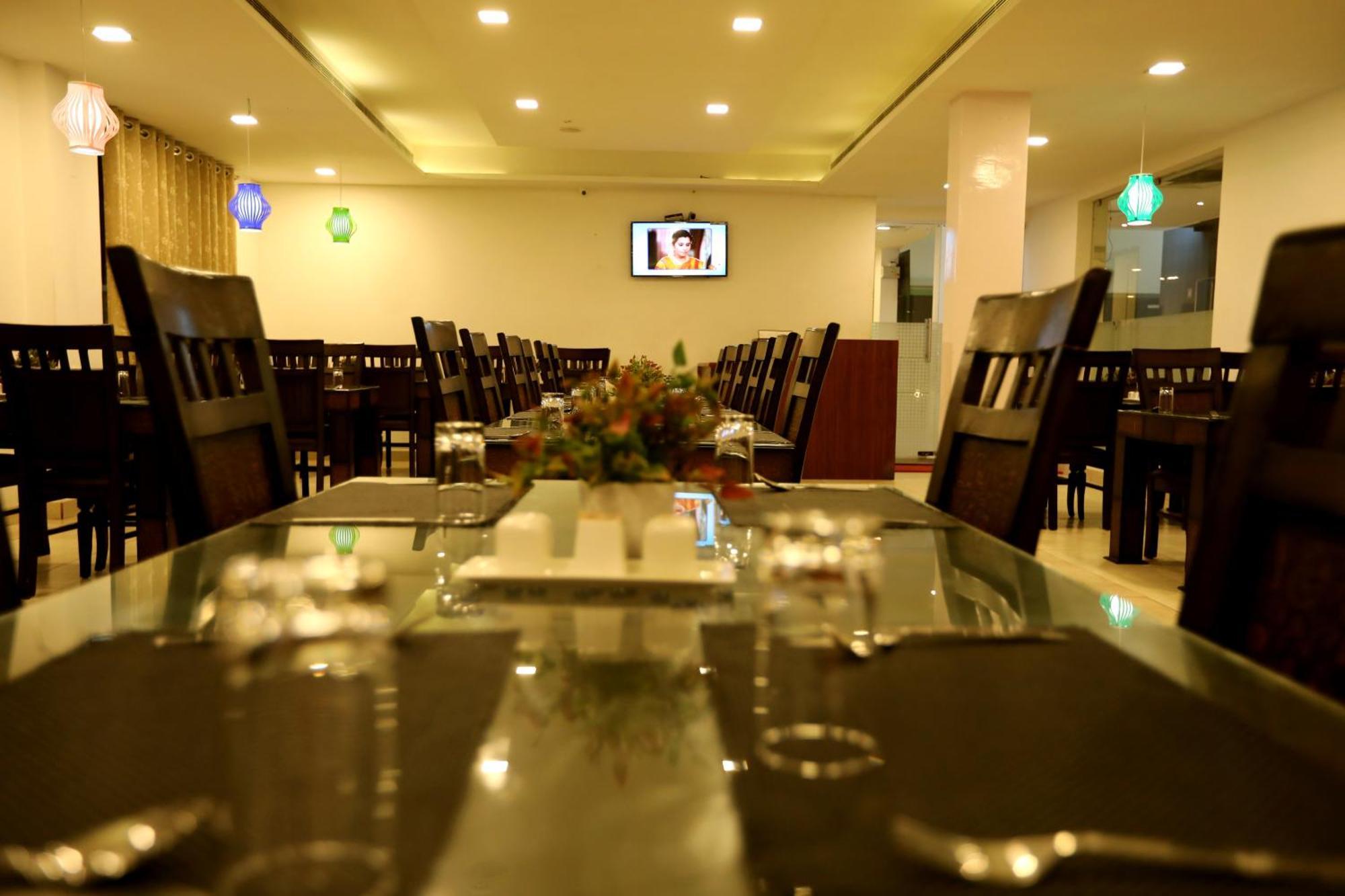 Hotel Queens Inn Velanganni Bagian luar foto