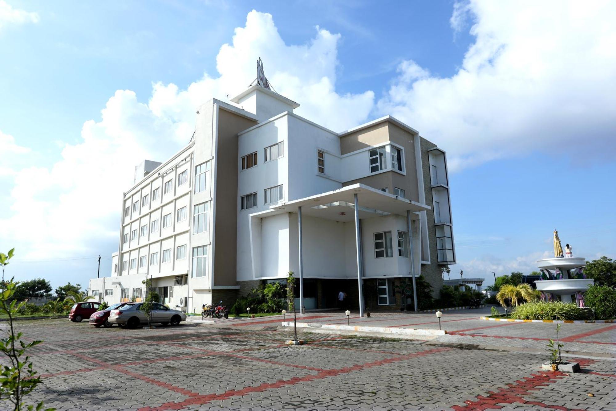 Hotel Queens Inn Velanganni Bagian luar foto