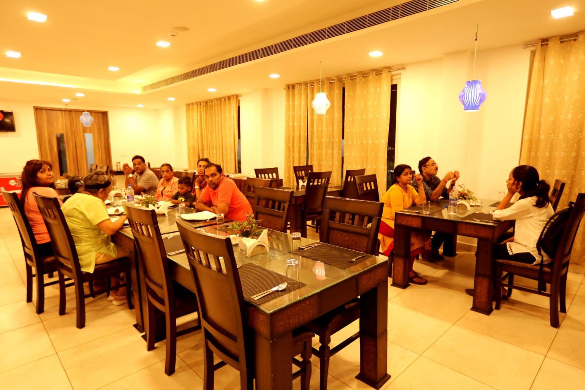 Hotel Queens Inn Velanganni Bagian luar foto