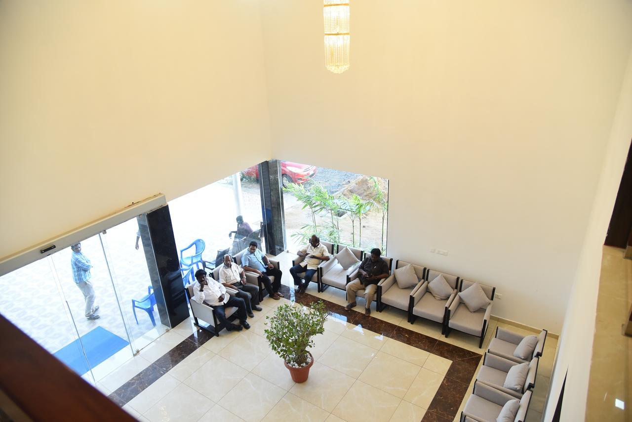 Hotel Queens Inn Velanganni Bagian luar foto