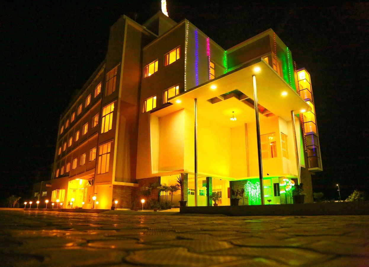 Hotel Queens Inn Velanganni Bagian luar foto