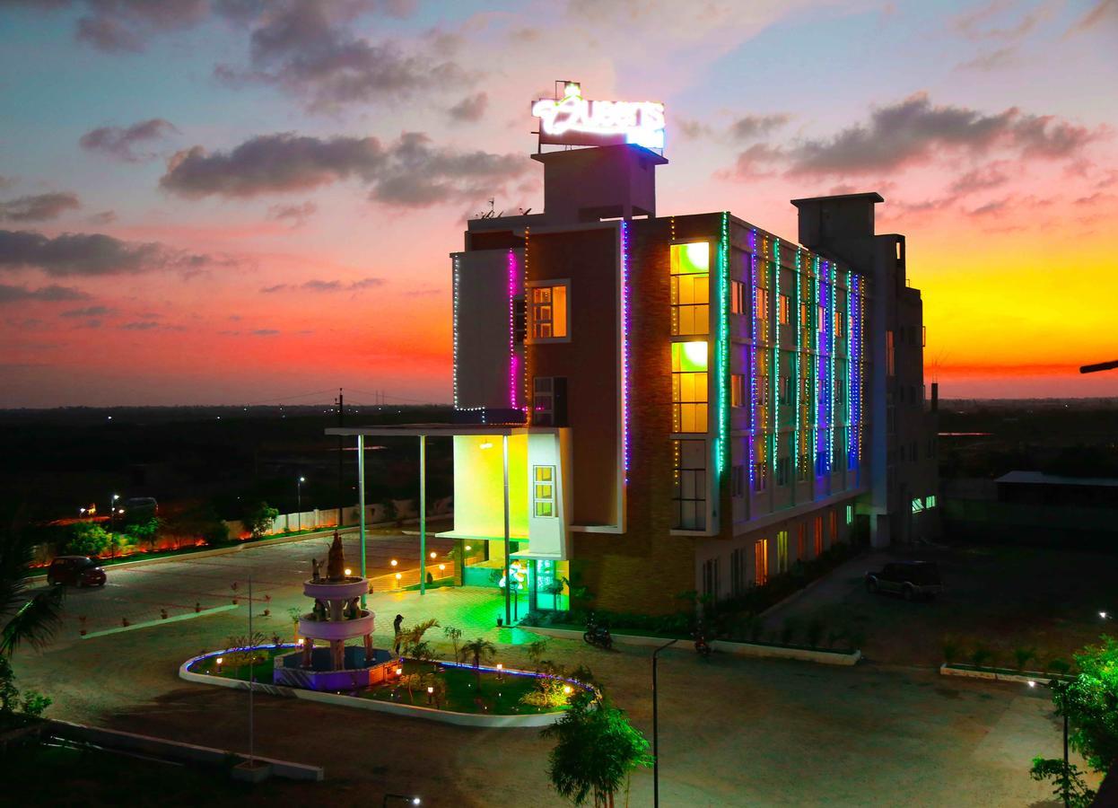 Hotel Queens Inn Velanganni Bagian luar foto