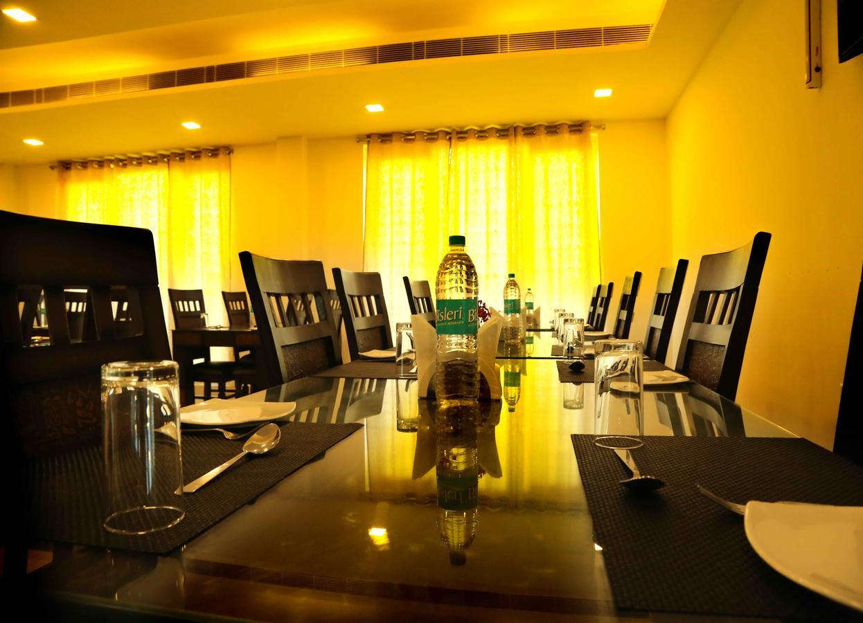 Hotel Queens Inn Velanganni Bagian luar foto