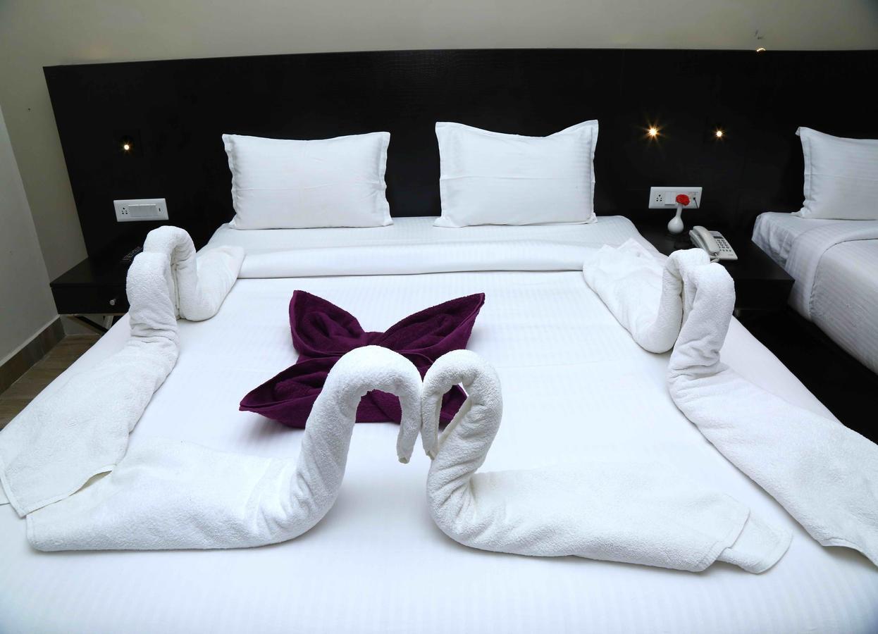 Hotel Queens Inn Velanganni Bagian luar foto