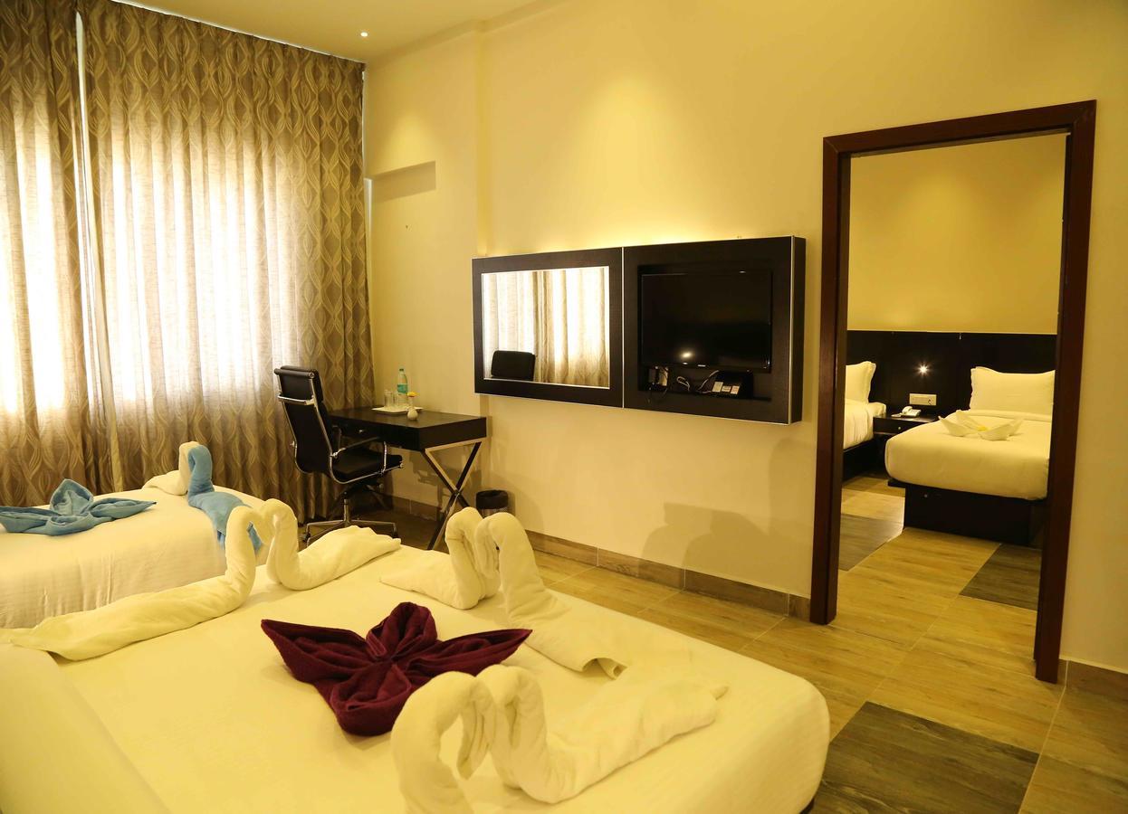 Hotel Queens Inn Velanganni Bagian luar foto
