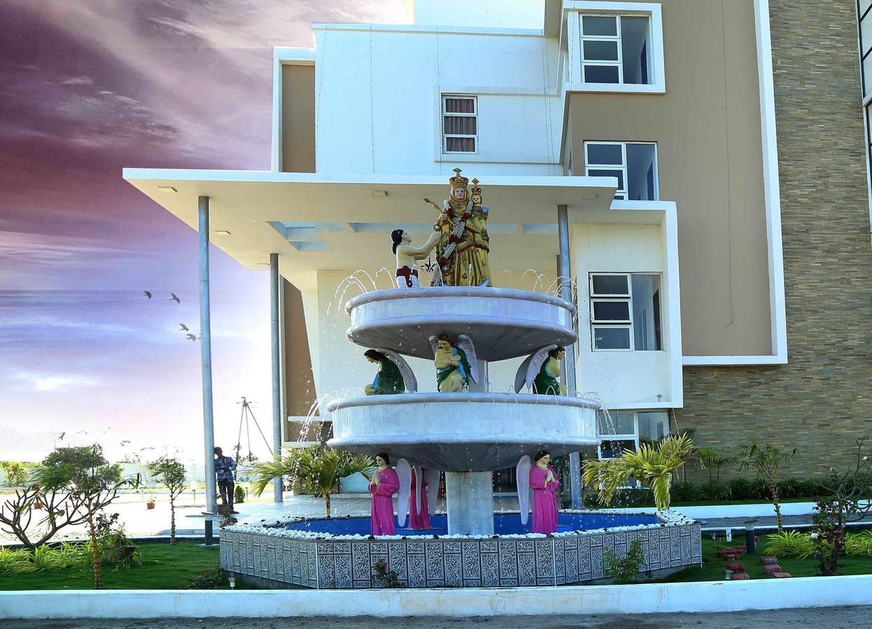 Hotel Queens Inn Velanganni Bagian luar foto